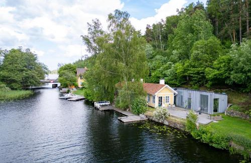 Hasthagen Cabin | Beautiful luxury family home surrounded by nature and water and only 15 minutes from city center
