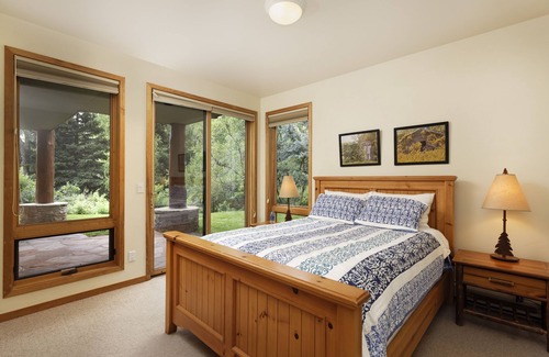 Woody Creek House | Beautiful Luxury Home on the Roaring Fork River in Woody Creek