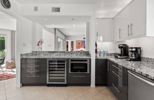 Deepwell Estates House | Beautiful Mid-Century Modern Home in Deepwell