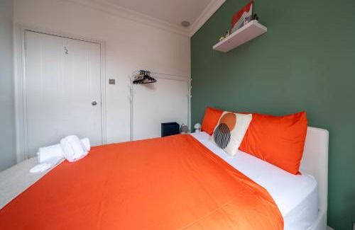 Wimbledon Apartment | Beautiful & Modern 2-bedroom in Wimbledon Central - Minutes from Central London
