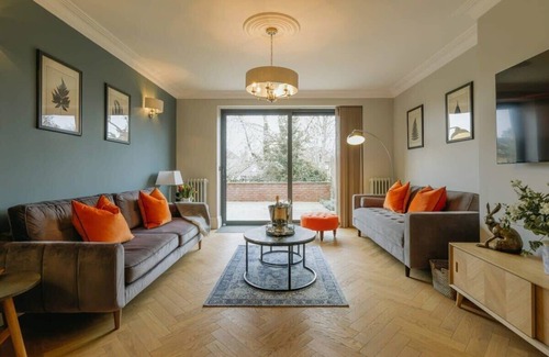 Cotham Apartment | Beautiful modern 3 bed apartment in great location in Bristol!