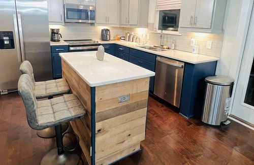 Auburn House | Beautiful Modern Townhouse in Auburn GA