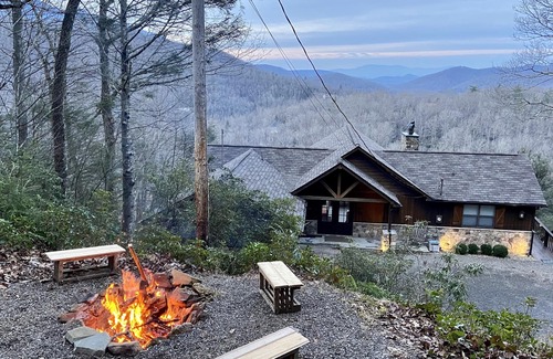 Burnsville House | Beautiful Mount Mitchell Home - Stunning views, decks & hot tub & endless hikes