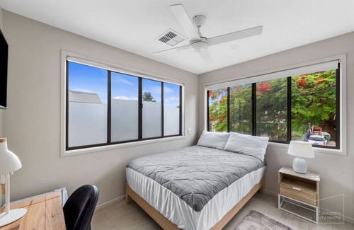 Beerwah House | Beautiful Mountain Townhouse