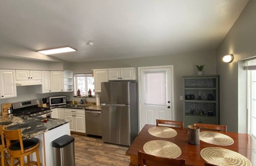 Eagle River House | Beautiful Mountainside Escape