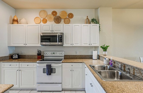 Naples Condo | Beautiful Naples Golf Villa in Famous Lely Resort!
