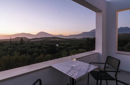 Kamilari House | Beautiful natural stone vacation home in the south of Crete (Kamilari) - sea view!