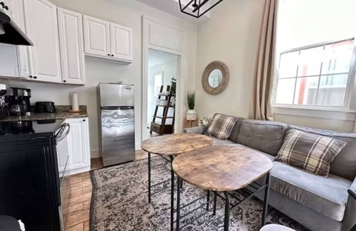 Tulane - Gravier House | Beautiful New Orleans Shotgun Home 7 mins to FQ