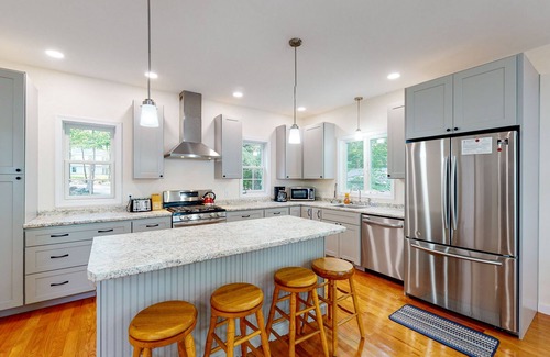 Moultonborough House | Beautiful Newer Winnipesaukee Waterfront Home for 10 5 Bedrooms 4 Baths
