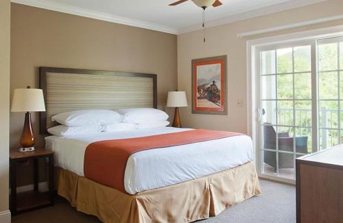 Lincoln House | Beautiful Northeast scenery and resort amenities in this great 1BD vacation condo