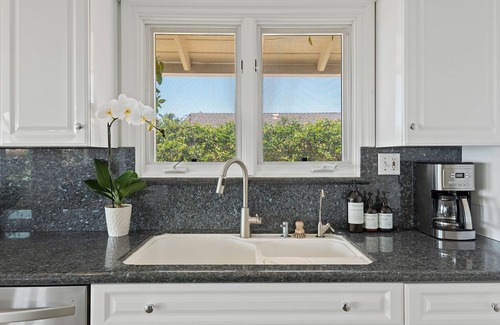 Summerland House | Beautiful Ocean Views & great location!