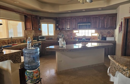 Puerto Penasco House | BEAUTIFUL Oceanfront. Huge Kitchen. Pet Friendly