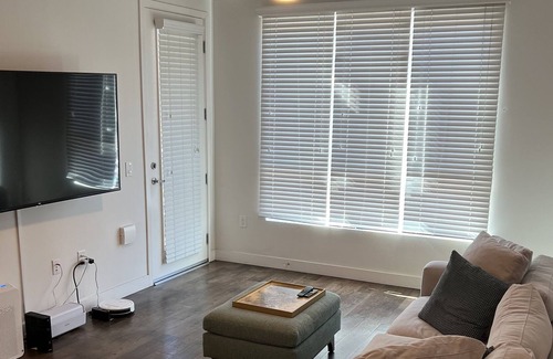 Old Pasadena Apartment | Beautiful Old Town Pasadena Resort Like Apartment!