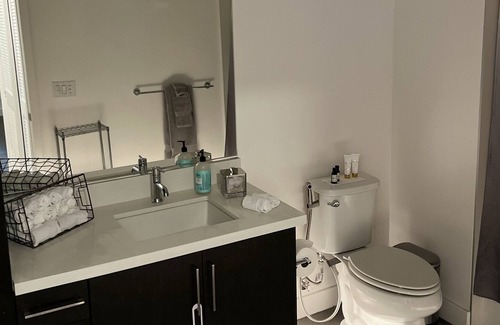 Old Pasadena Apartment | Beautiful Old Town Pasadena Resort Like Apartment!