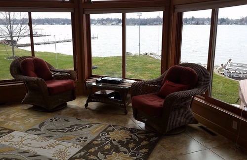Paw Paw Lake House | Beautiful place right on Paw Paw Lake