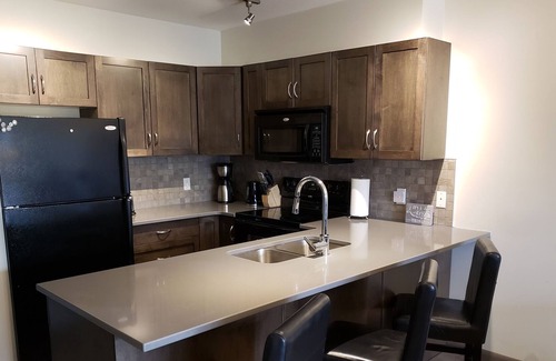 South Pandosy Condo | Beautiful Playa del Sol 1 bdrm + den Luxury escape