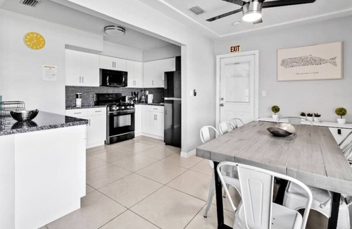 Boulevard Heights House | Beautiful Pool House /Close to Hard Rock Hotel
