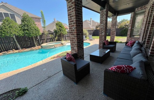 Allen House | Beautiful pool/SPA, Games, Movie Room and more
