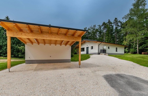 Maria Woerth House | Beautiful private villa for 7 people with WIFI, TV, terrace and pets allowed
