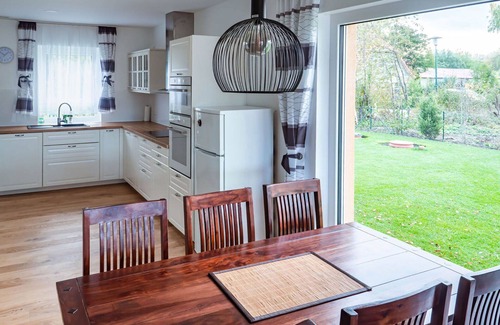 Hessenburg House | Beautiful private villa for 6 guests with WIFI, TV and terrace