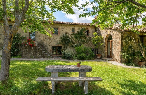 Arcidosso Villa | Beautiful private villa for 16 people with private pool, WIFI