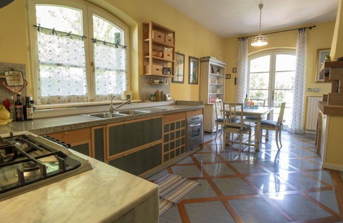 San Lorenzo Nuovo Villa | Beautiful private villa with A/C, hot tub, WIFI, private pool, TV, terrace and pets allowed