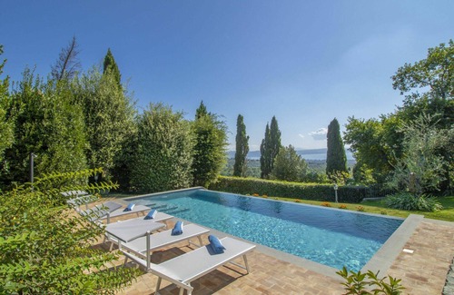 San Lorenzo Nuovo Villa | Beautiful private villa with A/C, hot tub, WIFI, private pool, TV, terrace and pets allowed
