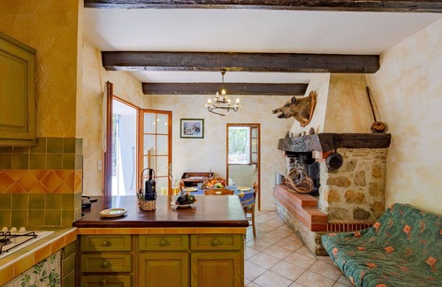 Regusse House | Beautiful private villa for 6 people with private pool, TV, patio and pets allowed