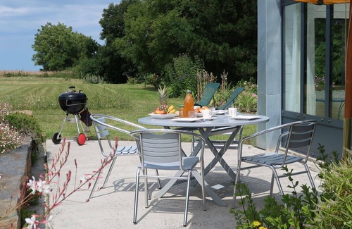 Locquirec House | Beautiful private villa for 3 guests with WIFI, TV and terrace