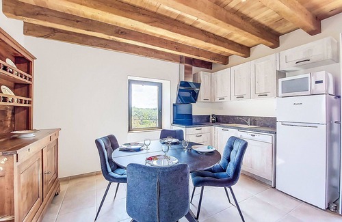 Labastide-Murat Villa | Beautiful private villa for 4 guests with TV, terrace, pets allowed and panoramic view