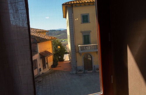 Pergine Valdarno House | Beautiful private villa for 4 guests with A/C, WIFI, patio and pets allowed, close to Arezzo
