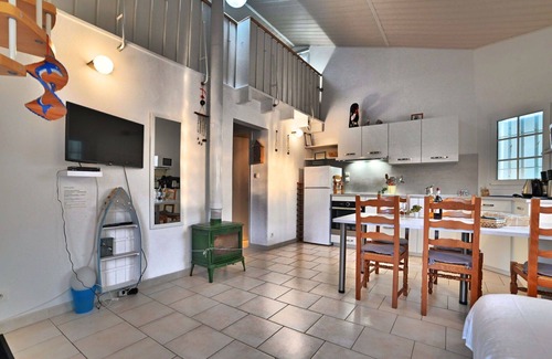 La Remigeasse House | Beautiful private villa for 4 people with WIFI, TV, terrace and pets allowed