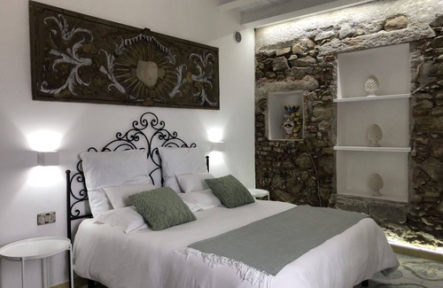Naso House | Beautiful private villa for 13 people with A/C, private pool, TV and panoramic view