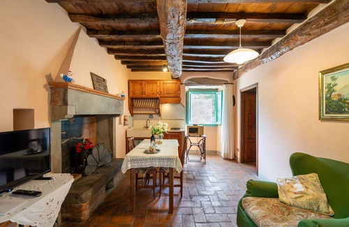 Loro Ciuffenna House | Beautiful private villa for 12 people with WIFI, private pool, TV, terrace and pets allowed