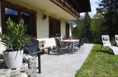 Bischofshofen House | Beautiful private villa for 9 people with WIFI, TV, terrace, pets allowed and panoramic view