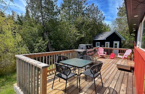 Kawartha Lakes Cottage | Beautiful Private Lake Retreat - One of a kind!