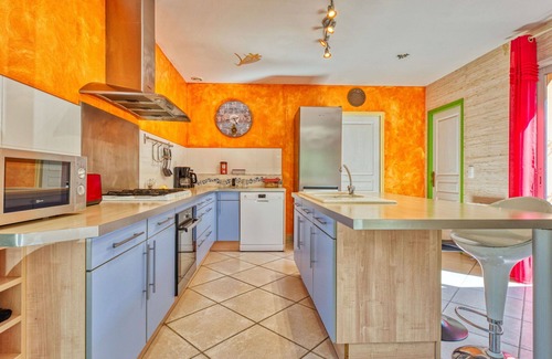 Naujac-Sur-Mer House | Beautiful private villa for 7 guests with WIFI, private pool, TV, terrace and pets allowed