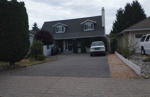 Langley Apartment | Beautiful Private Boutique Suite. Cozy & Quiet. Coffee Bar, Parking & Movies!