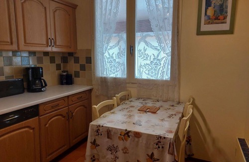 Sollies Pont House | Beautiful private villa for 6 people with A/C, WIFI, private pool, TV, terrace and pets allowed