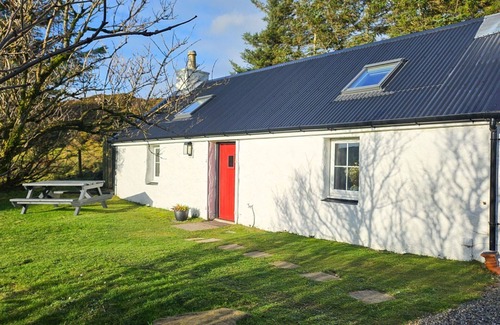 Struan House | Beautiful private villa for 2 people with WIFI, TV, patio and panoramic view