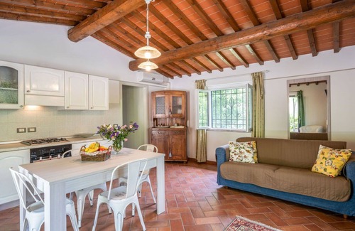 Montevarchi Villa | Beautiful private villa for 12 people with WIFI, A/C, private pool, hot tub and TV