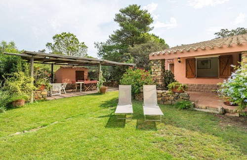 Notteri Villa | Beautiful private villa for 8 people with A/C, TV, patio and pets allowed