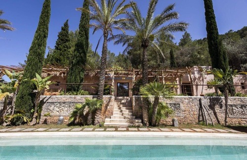 Sant Miquel de Balasant Villa | Beautiful Private Luxury Estate - modern comfort 6 bedrooms en suite pools