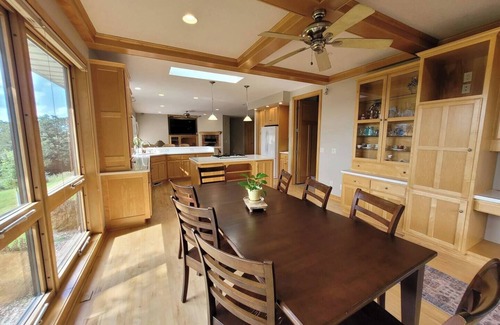 Rochester House | Beautiful, Private, Nature & Hot tub! 4 miles to Mayo