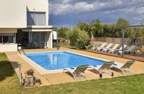 Binissalem Villa | Beautiful private villa for 10 people with pool, A/C, WIFI, TV, patio, pets allowed and parking