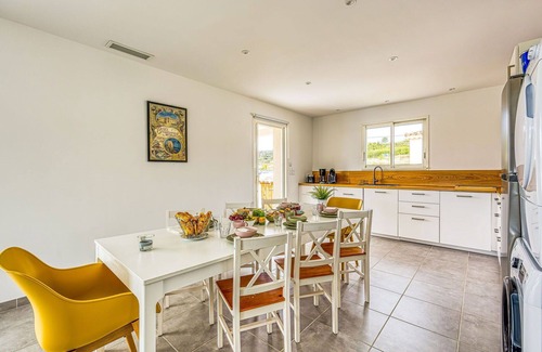 Goudargues House | Beautiful private villa for 8 guests with private pool, WIFI, A/C, TV, terrace and panoramic view