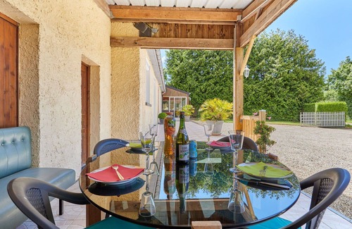 Le Mesnil House | Beautiful private villa for 6 people with WIFI, TV, terrace and pets allowed