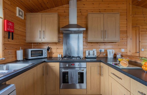 Kinross House | Beautiful private villa for 6 people with WIFI, TV, balcony and pets allowed
