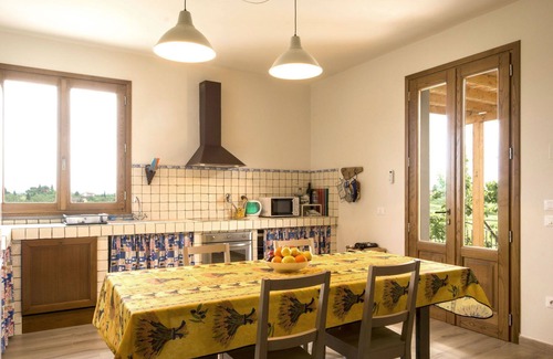 Fucecchio Villa | Beautiful private villa for 6 guests with WIFI, pool, A/C, pets allowed and panoramic view