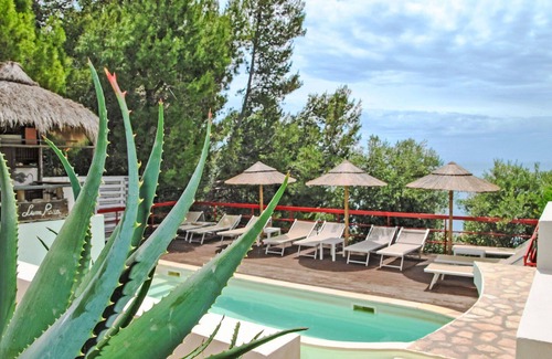 Sperlonga Villa | Beautiful private villa for 17 guests with WIFI, private pool, hot tub, TV, patio and pets allowed